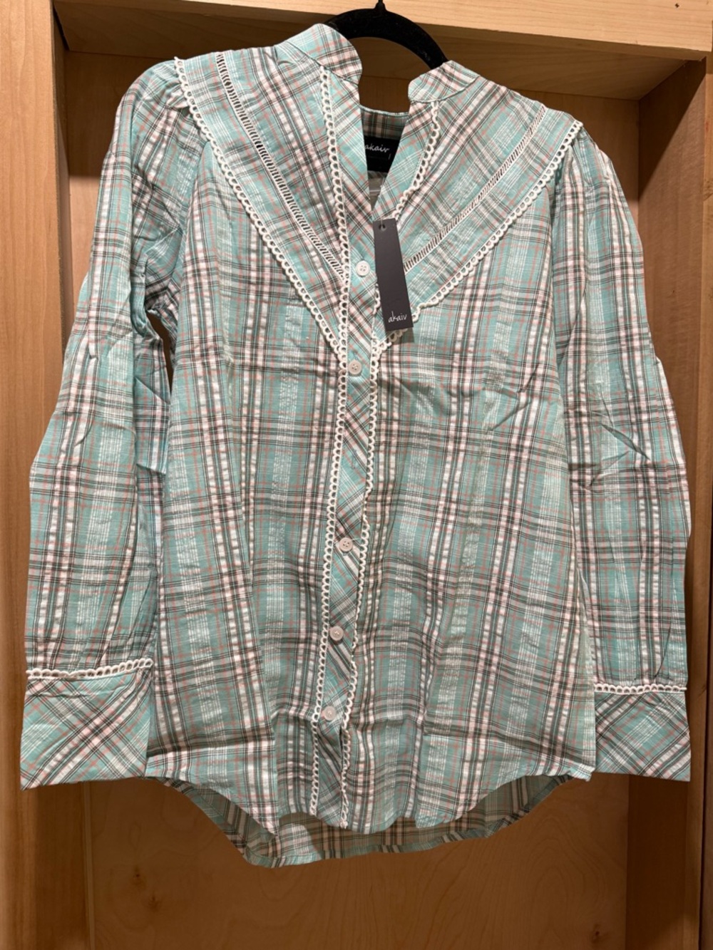 Light Green Plaid Womens Button-Up Shirt with Lace Trim Size Small NEW